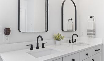 173 Tamrox Dr, Arundel, ME 04046