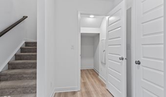 7265 Governors Row, Avon, IN 46123
