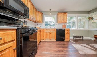 111 Moyne Dr, Abilene, KS 67410