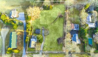 80 Abrahams Landing Rd, Amagansett, NY 11930