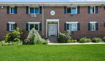 200 Merrick Rd R, Amityville, NY 11701