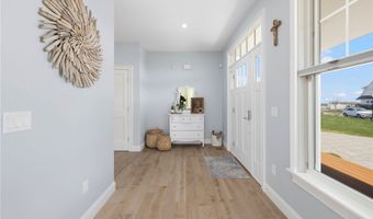 1046 Ocean Rd, Narragansett, RI 02882