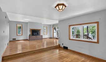 1103 S Darling Dr NW, Alexandria, MN 56308