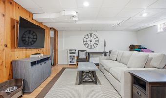 1102 Arborview Blvd, Ann Arbor, MI 48103