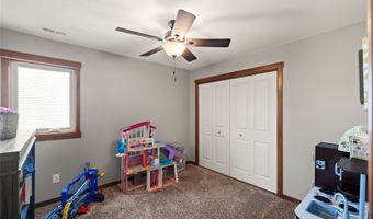 1444 Marina Cove Dr, Polk City, IA 50226