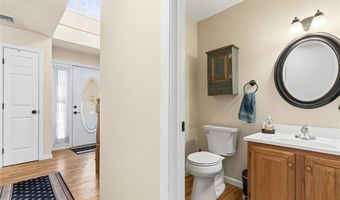 11 Southbury Rd, Cumberland, RI 02864