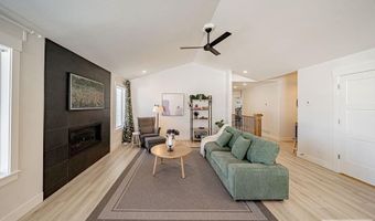 576 Hollow Dr, Ammon, ID 83401