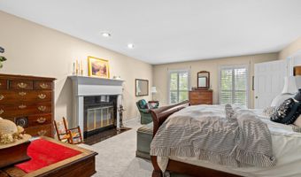12104 Locust Ln, Anchorage, KY 40223