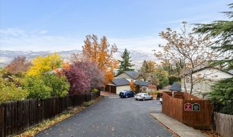 436 Chestnut St, Ashland, OR 97520