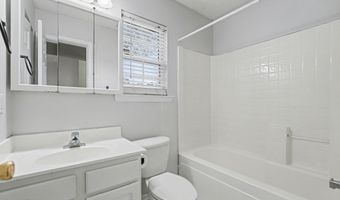 4 Shiney Leaf Ct, Beaufort, SC 29907