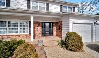 24 W Berkley Dr, Arlington Heights, IL 60004