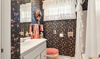 6407 Hiram Ave, Ashtabula, OH 44004