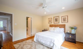 3814 N RICHMOND St, Arlington, VA 22207