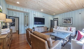 58 S Point Dr, Alexander City, AL 35010