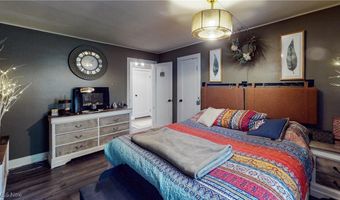 6615 Waterloo Rd, Atwater, OH 44201