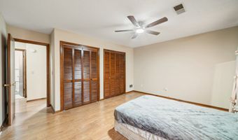 33 Bay Path Way 33, Branford, CT 06405