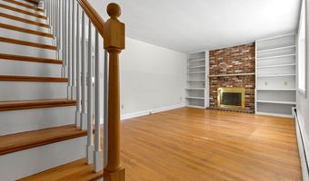 10 Standley St, Beverly, MA 01915