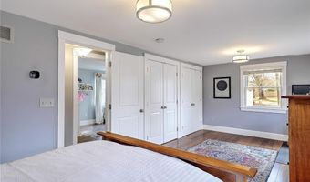 12 Grassy Plain Rd, Barrington, RI 02806