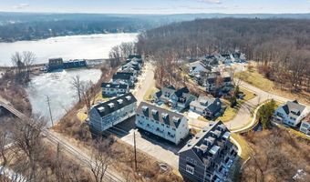 643 Greenslate Dr SE, Ada, MI 49301