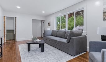 8 Angela Ct, North Providence, RI 02904