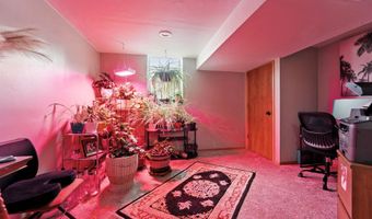 1670 W ROSELAWN Dr, Appleton, WI 54914