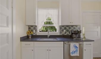 24 Thurston Ave, Newport, RI 02840