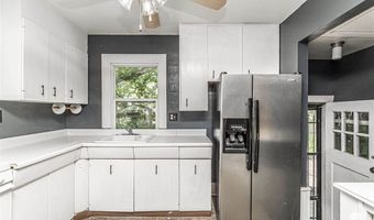 317 NE 9th St, Abilene, KS 67410