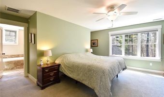 165 Lenihan Ln, East Greenwich, RI 02818