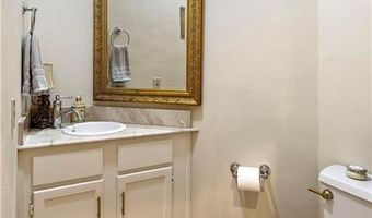 921 Carriage Way, Baton Rouge, LA 70808