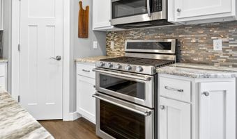 1608 STANTON Cir, Appleton, WI 54915