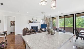 601 WILKES St 301, Alexandria, VA 22314