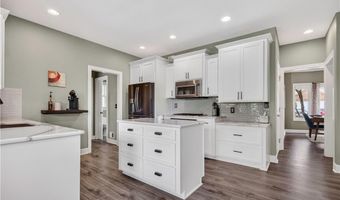 18224 153rd St, Basehor, KS 66007