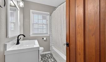 2054 SE DEWEY Ave, Bartlesville, OK 74003