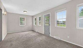 12 Winifred Dr, Albany, NY 12205