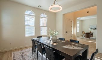 2073 S NAVAJO Ct, Chandler, AZ 85286