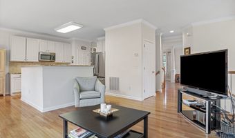 4 Cambridge Dr 4, Danbury, CT 06811