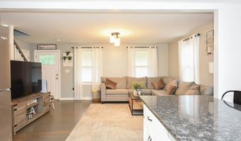 150 Hathaway Rd, Acushnet, MA 02743