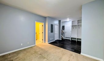 68 Lawrence Ave 68, Danbury, CT 06810