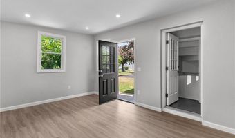 34 Vermont St, Cranston, RI 02920