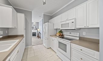 5939 Naughten Pond Dr, Columbus, OH 43213