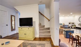 45 Burnside Ave, Newport, RI 02840