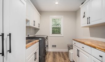 8905 Conservancy Dr NE, Ada, MI 49301
