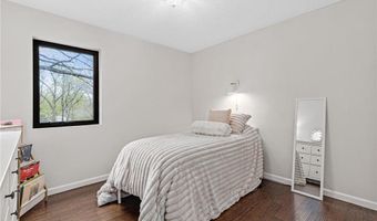 401 River Ln, Anoka, MN 55303