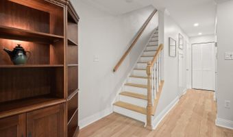 4 DUDLEY Ct, Bethesda, MD 20814