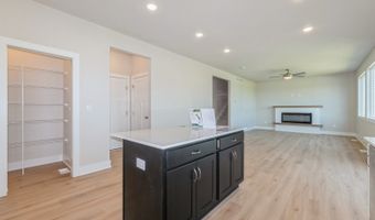 2231 Chan Dr, Adel, IA 50003