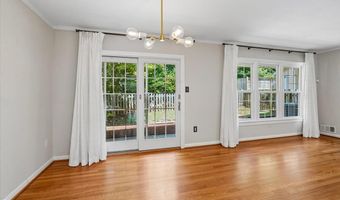 3831 N VERNON St N, Arlington, VA 22207