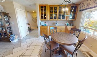 814 PARADISE Ln, Brookings, OR 97415