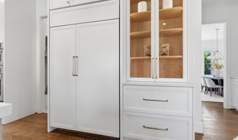 7705 HOLIDAY Ter, Bethesda, MD 20817