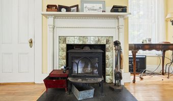 28 Chapel St, Augusta, ME 04330