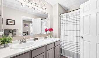 84 Country Hill Ln, North Kingstown, RI 02852